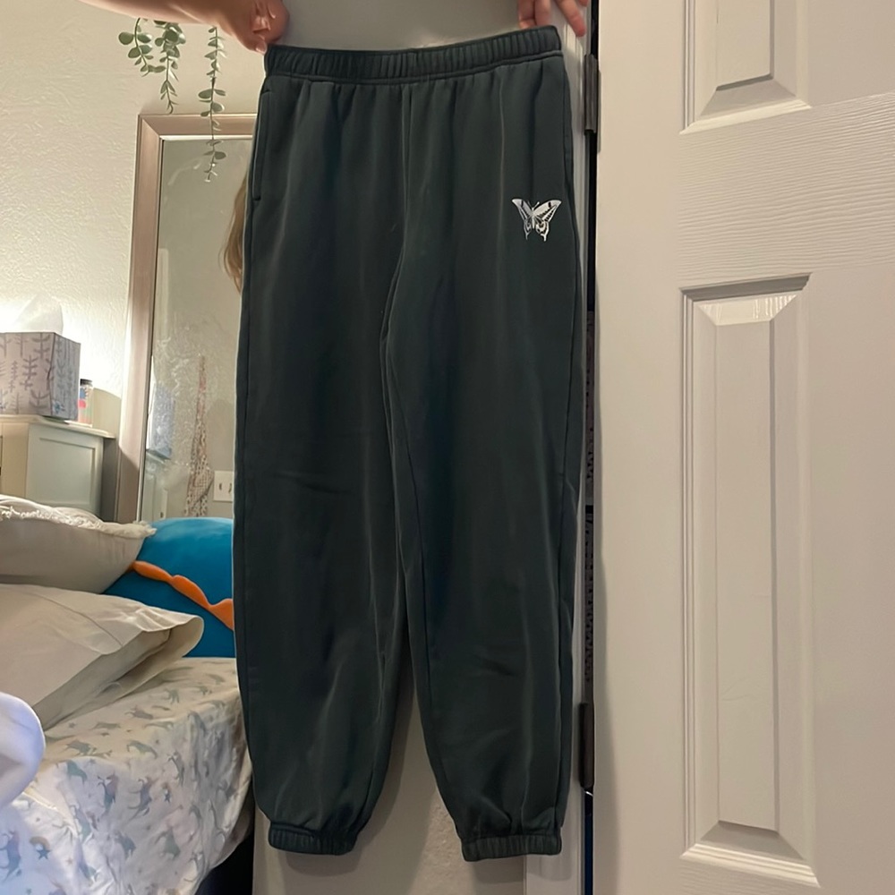 Dark Green Sweatpants! Originally from pacsun. Size S
